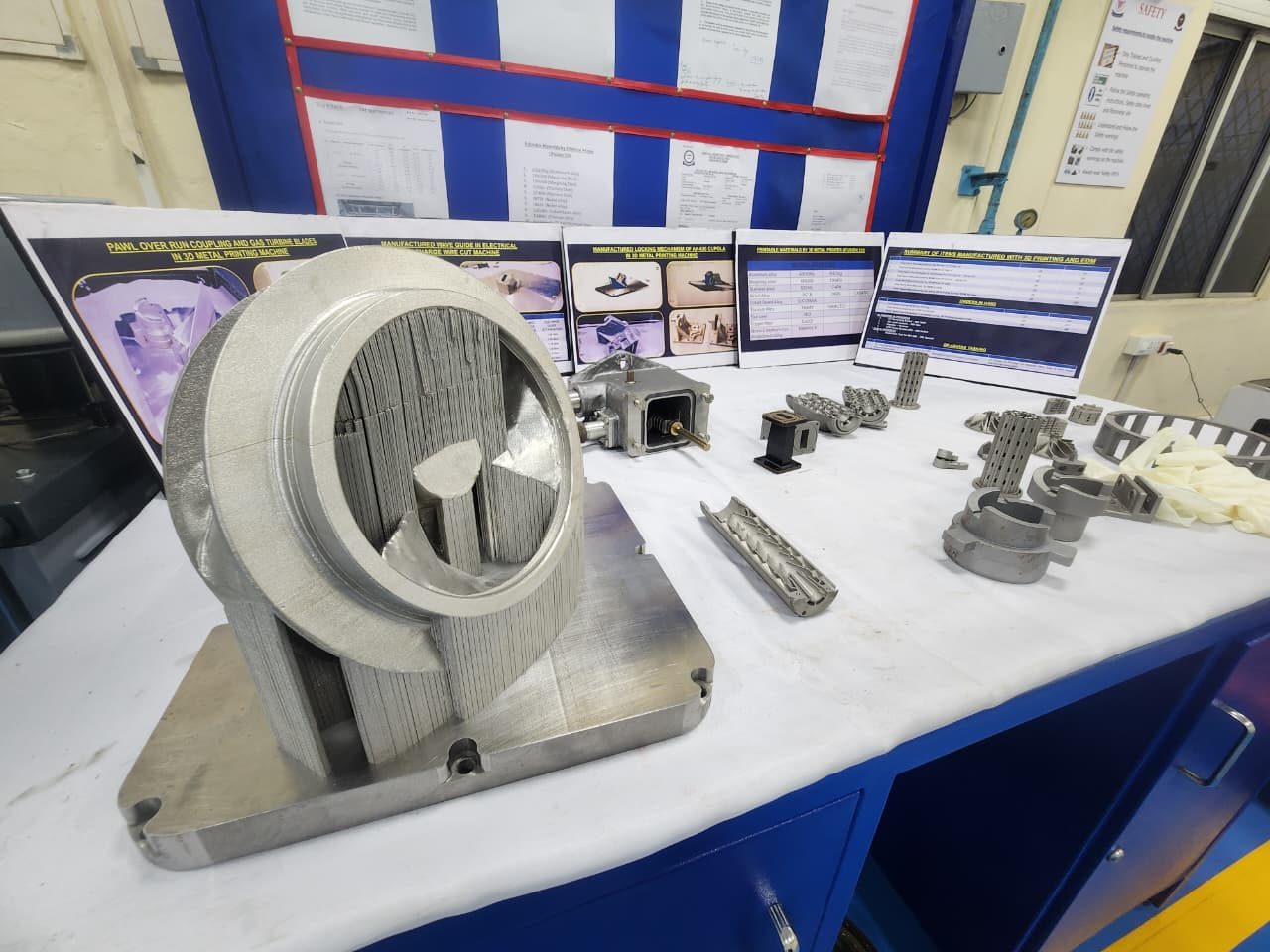 Display table of 3D printed metal parts